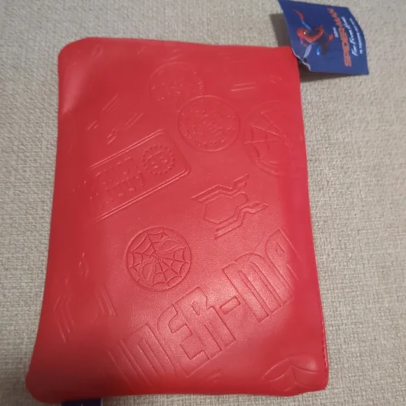 New SPIDERMAN UNITED AIRLINES Business First Class Amenity Kit Bag Unopened - Picture 5 of 7